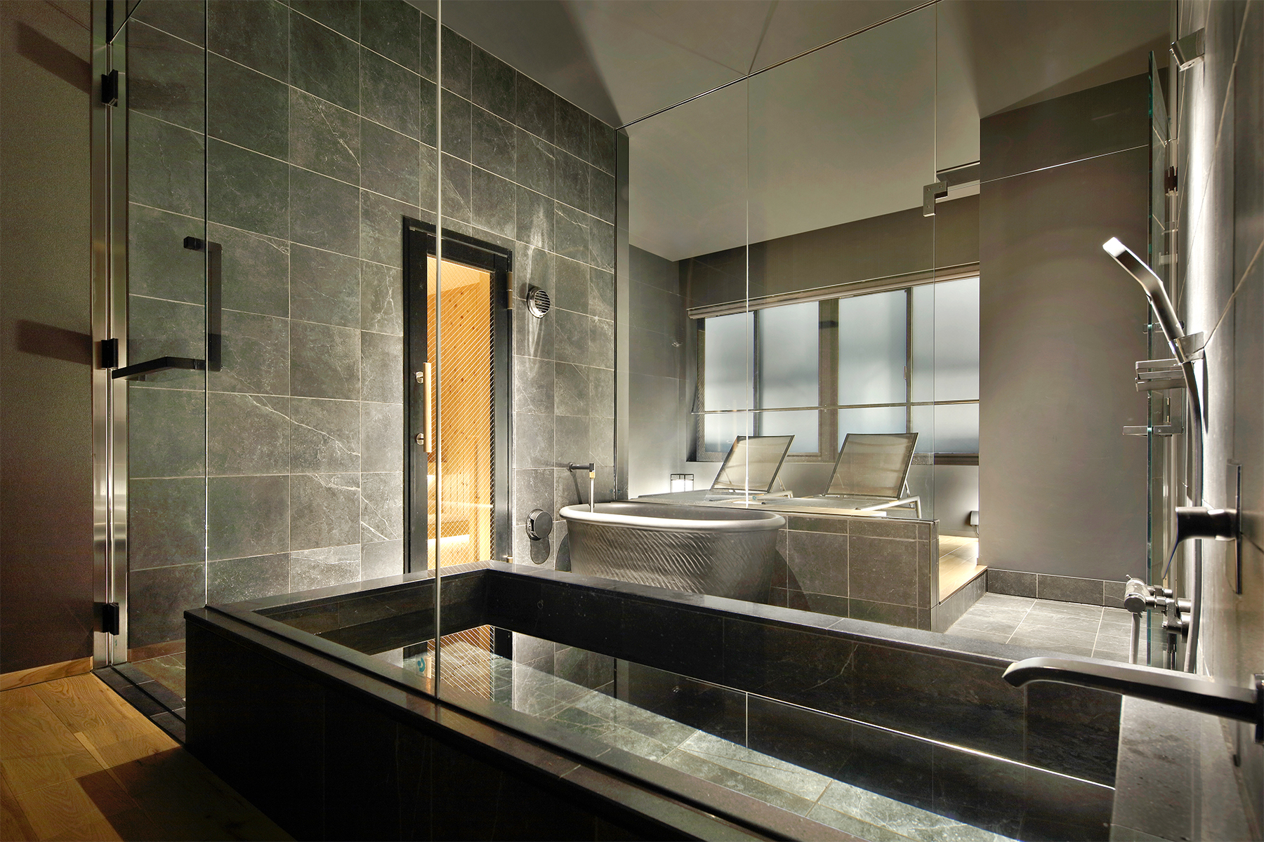 プライベートサウナと浴室を備えたPremium Sauna Suite